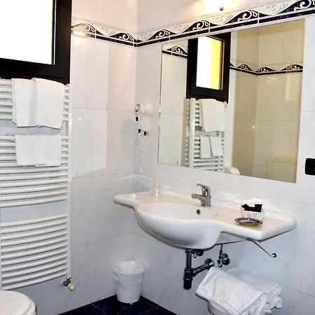 酒店 El Salvador Frontemare Piscina Riscaldata 3*