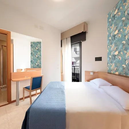 فندق El Salvador Frontemare Piscina Riscaldata 3*