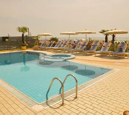 酒店 El Salvador Frontemare Piscina Riscaldata 利多迪迪耶索洛